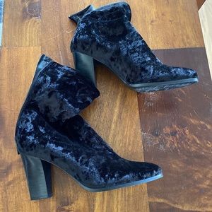 NWOT Impo stretch velvet booties - size 8.5